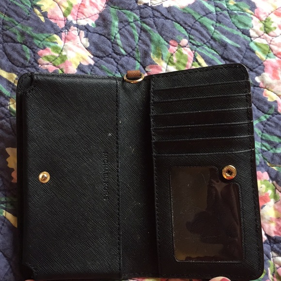 MK Wallet with slot for phone - Picture 2 of 2